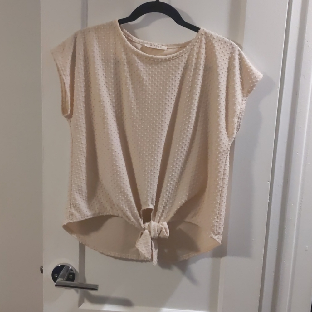 Short sleeve shirt.